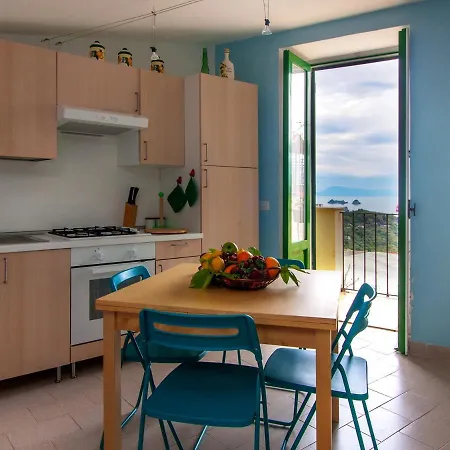 Sleeps 4 Pool Air Con Wifi