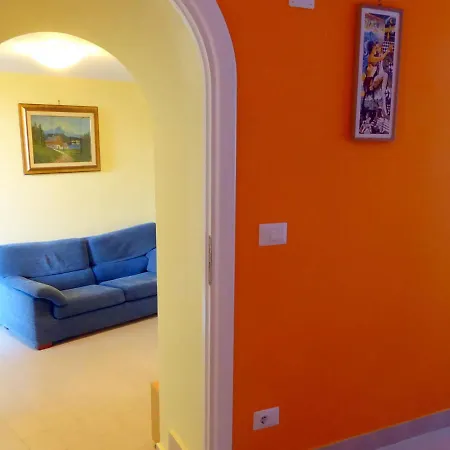 Daire Sleeps 4 Pool Air Con Wifi