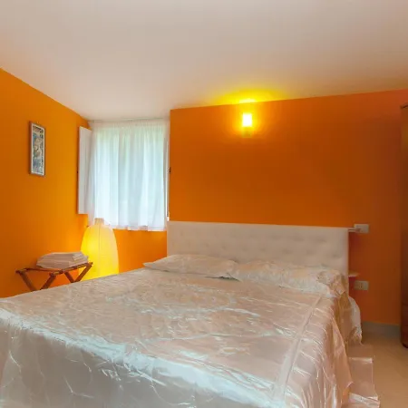 Sleeps 4 Pool Air Con Wifi