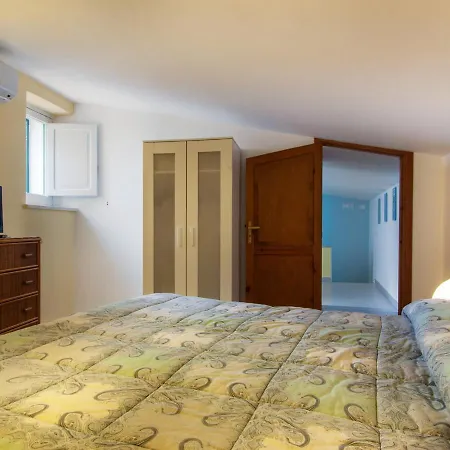 Sleeps 4 Pool Air Con Wifi