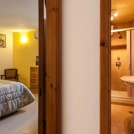 Daire Sleeps 4 Pool Air Con Wifi Nerano